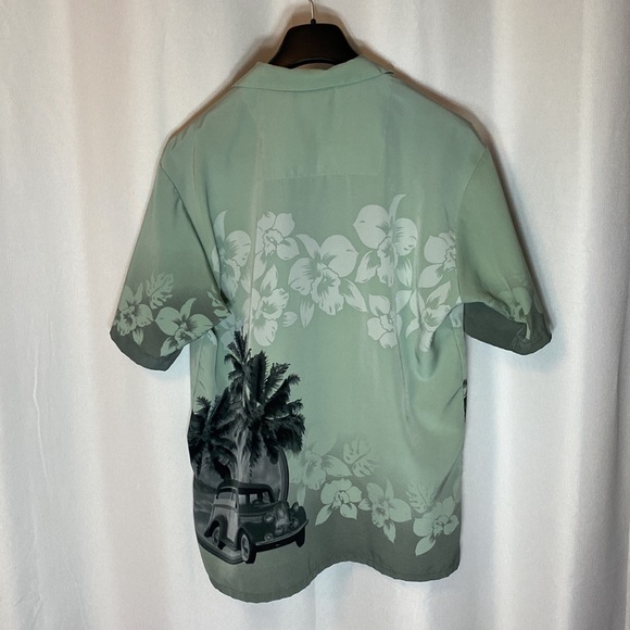 PINEAPPLE CONNECTION Hawaiian Mens Medium button up shirt.  100% polyester - Picture 6 of 6